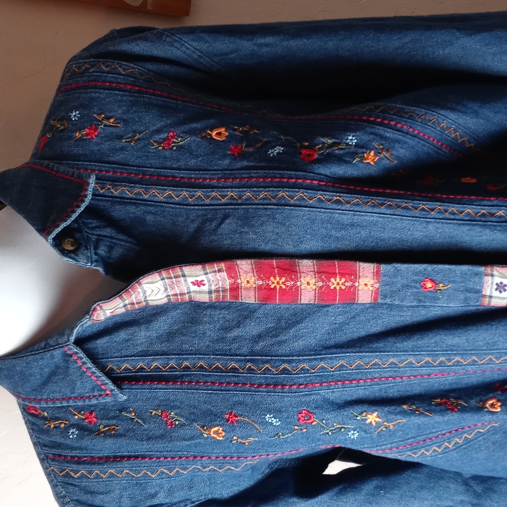 Bobbie Brooks Women's Denim Shirt - Picture 2 of 7
